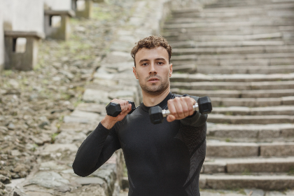 探索世界上最不安的人：他们的故事与心灵之旅